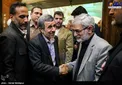 ژست خاص احمدی نژاد در مراسم ختم برادر غلامحسین الهام/عکس