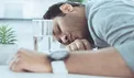 ۸ نشانه‌ای که می‌گوید شما کم‌خواب هستید