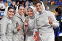 عکس دست جمعی دختران شمشیرباز ایرانی در رقابت های جهانی