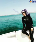 پوشش نامتعارف خانم بازیگر کنار دریا/ عکس