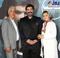 عکس زیبای بهنام بانی در کنار پدر و مادرش