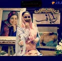 خانم بازیگر پر طرفدار در کنار عکسش