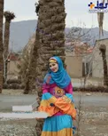 خانم مجری مشهور تلویزون با لباسی رنگارنگ و عجیب+عکس