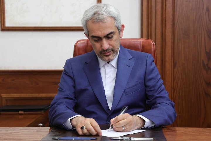 وزیر اقتصاد انتصاب ۹ مقام جدید قوه قضاییه را تبریک گفت وزیر اقتصاد انتصاب ۹ مقام جدید قوه قضاییه را تبریک گفت