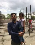 عکس/دختر پرسپولیسی که پشت درهای ورزشگاه آزادی ماند