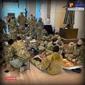 پیتزا‌‌ خوری نظامیان آمریکایی در کنگره!+عکس