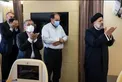 نماز جماعت سید ابراهیم رئیسی در هواپیما/عکس