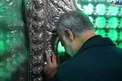 سردار سلیمانی در حال زیارت امام حسین (ع) +عکس