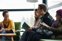 کتاب درمانی چیست؟/ چگونه خواندن کتاب می‌تواند به سلامت روانی بیشتر منجر شود؟