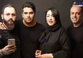 خانم بازیگر در کنار خواننده مشهور و گروه موسیقی اش+عکس