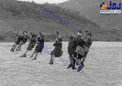 عبور کودکان از رودخانه با طناب و قرقره /عکس